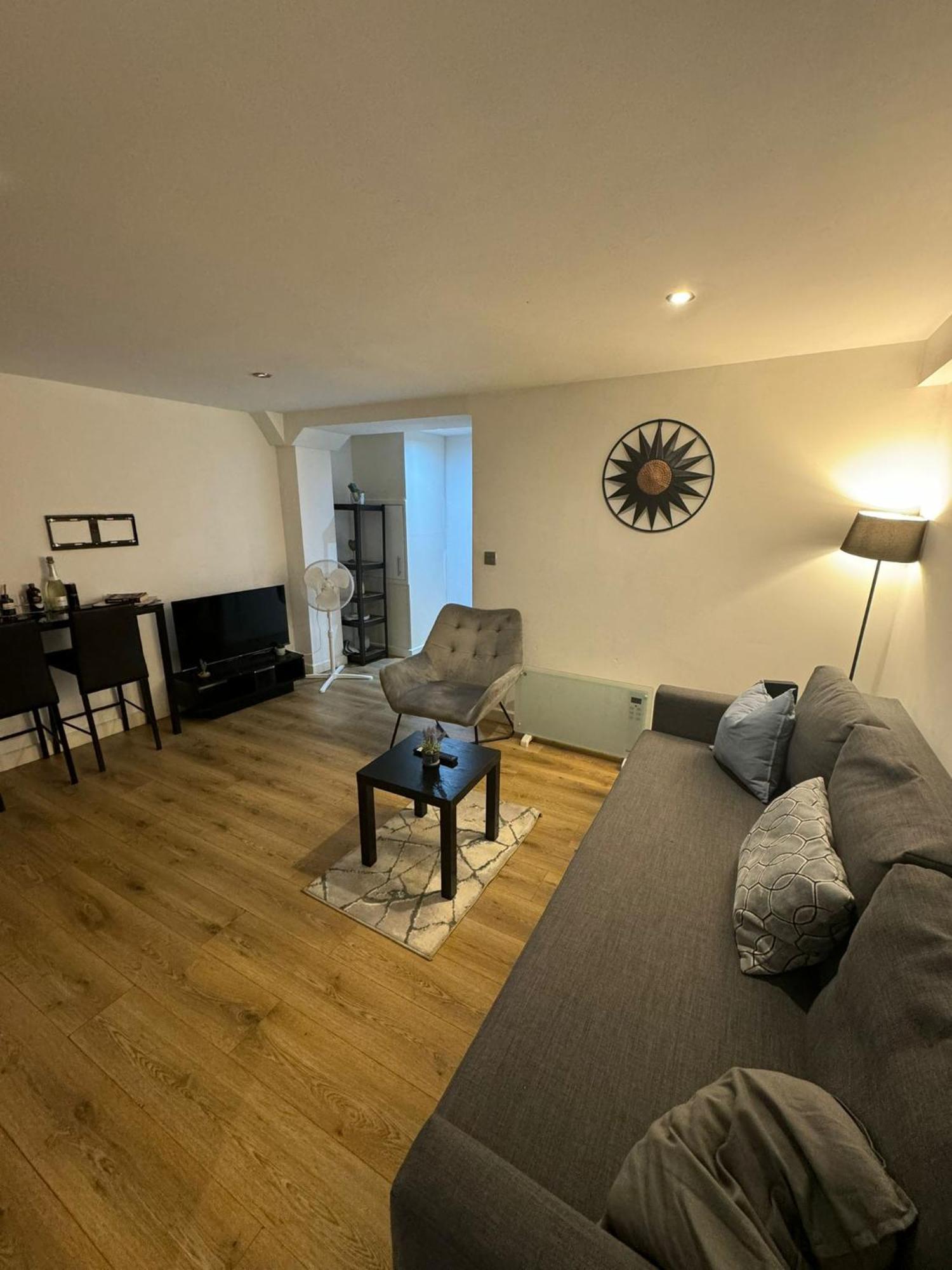 Cozy Two Bedroom Apartment Sleeps 6 Near Camden Market Hw10 Лондон Экстерьер фото